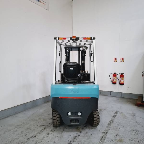 chariot élévateur électrique 2T5 Baoli KBE25 3