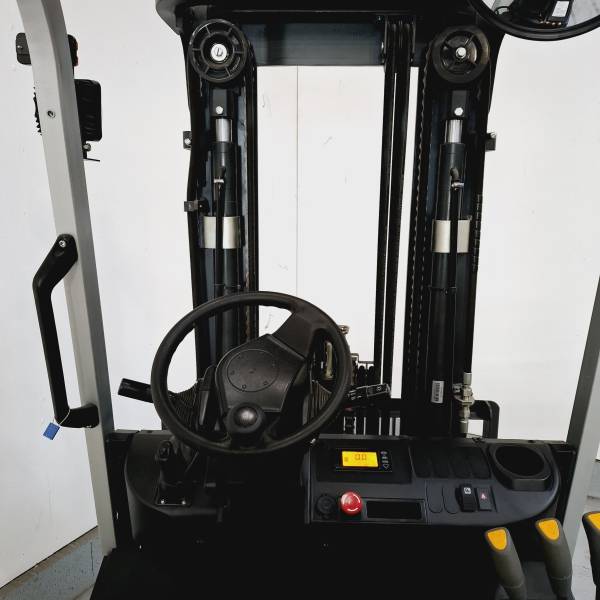 chariot élévateur électrique 2T5 Baoli KBE25 6