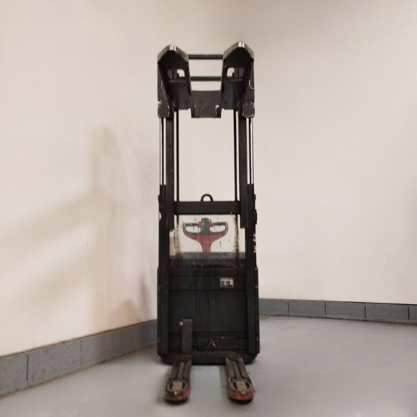 Gerbeur électrique avec levée initiale Fenwick L14