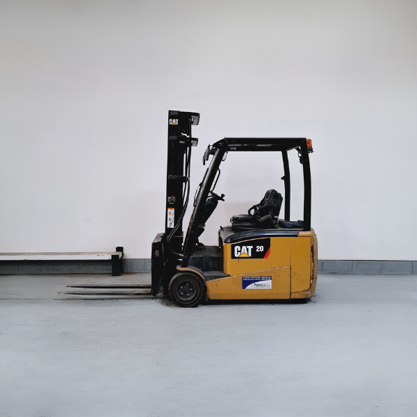 Chariot électrique occasion Caterpillar EP20PNT