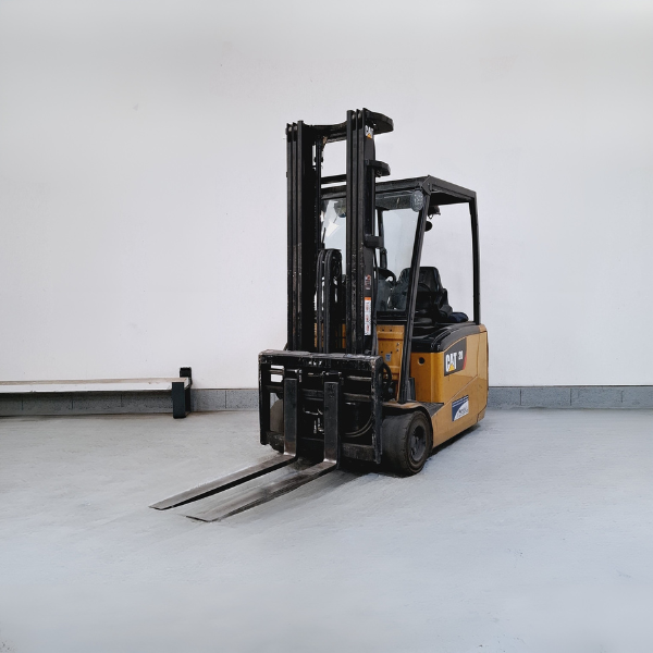Chariot électrique occasion Caterpillar EP20PNT