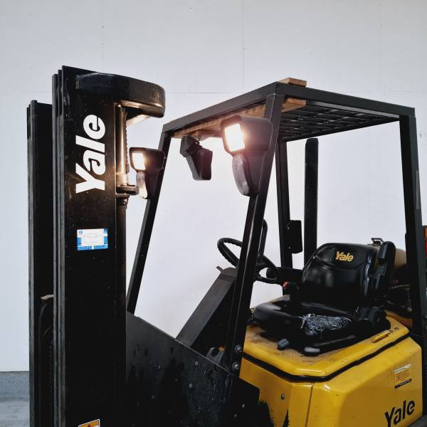 Chariot gaz YALE GLP25TF 2
