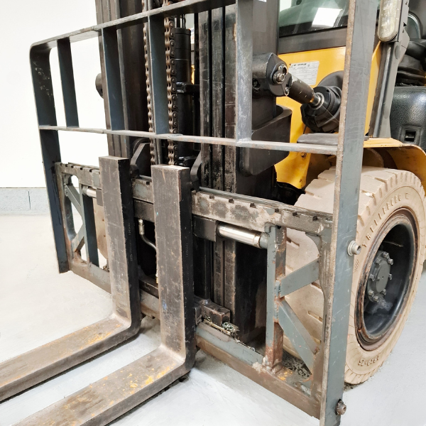 Chariot gaz occasion CATERPILLAR GP30N