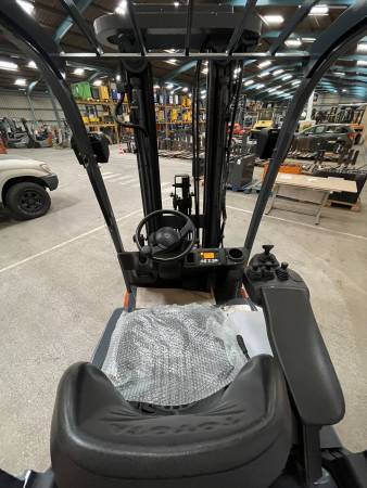 chariot-elevateur-electrique-toyota8fbet15-nl20548