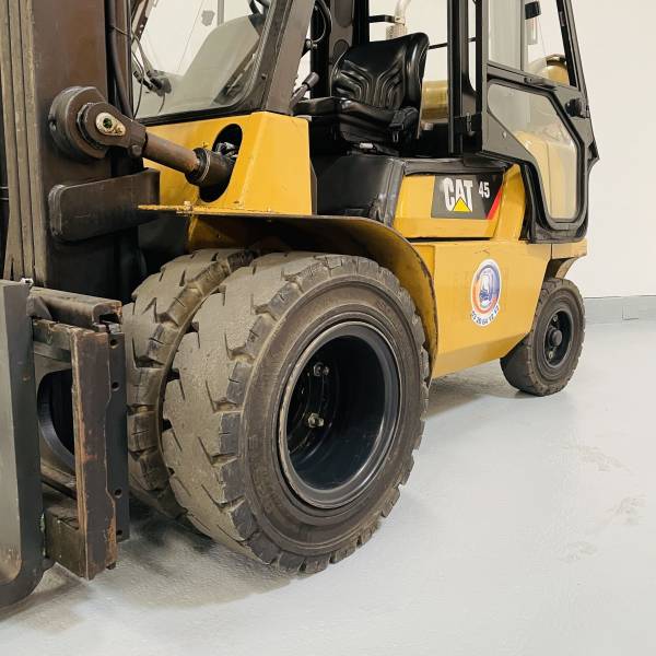 chariot-elevateur-gaz-caterpillar-gp45k2-21818-6