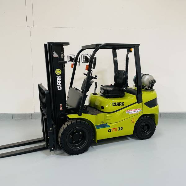 chariot-elevateur-clark-gts30l-22080