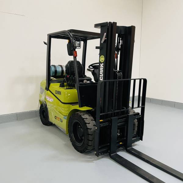 chariot-elevateur-clark-gts30l-22080-6
