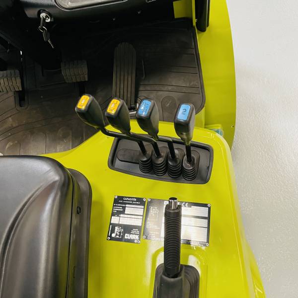 chariot-elevateur-clark-gts30l-22080-4
